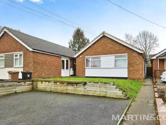 Rental! 2 BA 3 bedroom detached bungalow for rent in Ongar Roa.