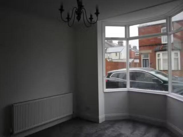 Deal! 2 BA 3 bedroom end of terrace house for rent in Durham S.