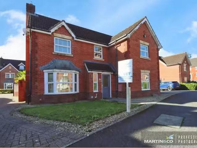 New 2 BA 4 bedroom detached house for rent in Clos Coed Hir, W.