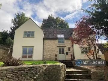 Rental! 2 BA 4 bedroom detached house for rent in Horton Hill.