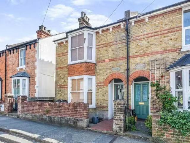 Deal! 2 BA 4 bedroom semi detached house for rent in Norman Ro.