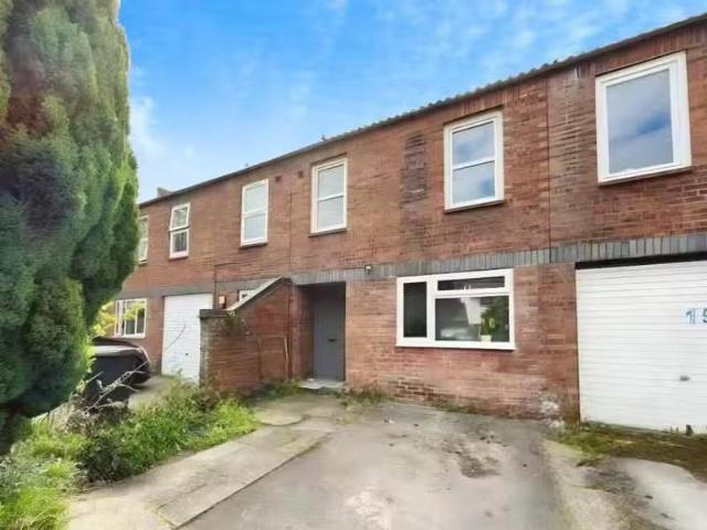 Rental! 2 BA 5 bedroom terraced house for rent in Small Lane.