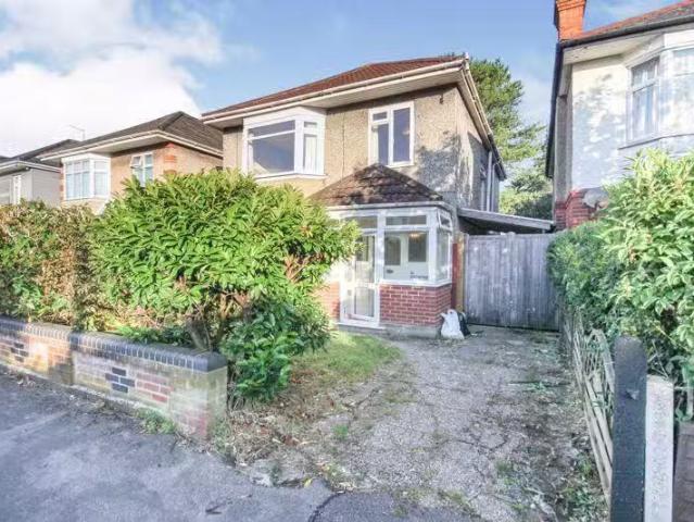 For Rent! 2 BA 5 bedroom detached house for rent in Grafton Ro.