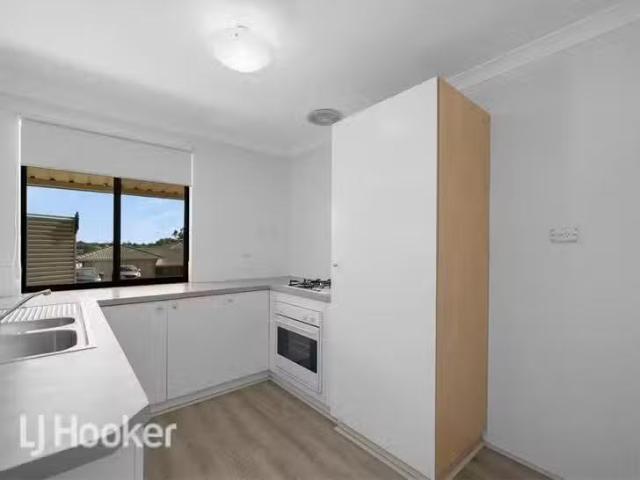 For Rent! 2 Balcomore Gardens, Wanneroo, WA 6065