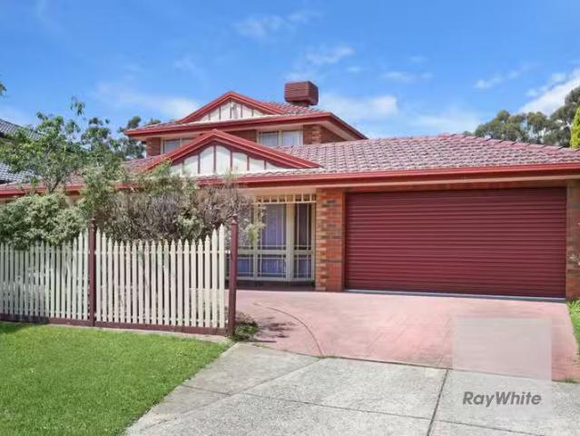 Charming 2 Barak Court, Oak Park VIC 3046