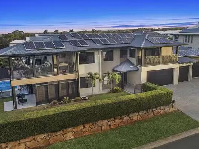 Deal! 2 Baylink Drive, Redland Bay, QLD 4165