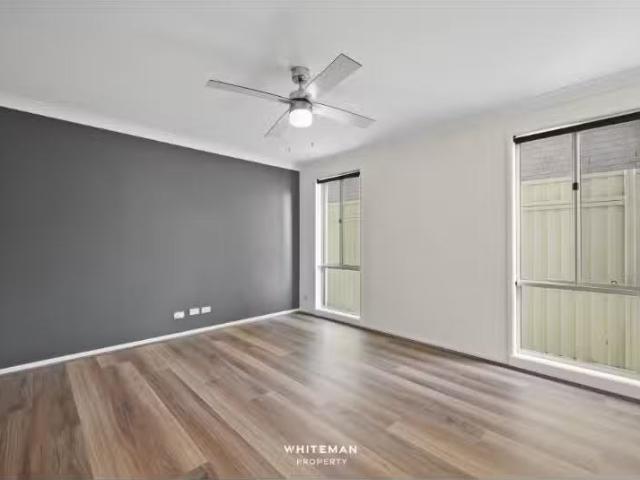 Unique 2 Begonia Place, Woongarrah House for rent Listed by L.