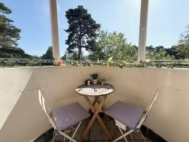 Cheap 2 bedroom apartment for rent in Christchurch Road, Bourn.
