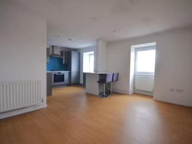 Cheap 2 bedroom apartment for rent in Cromwell Road, Saffron W.