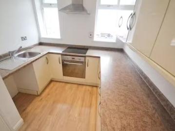 Charming 2 bedroom apartment for rent in Lowther Street, White.