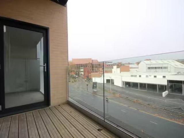 Charming 2 bedroom apartment for rent in Regency Place, Parade.