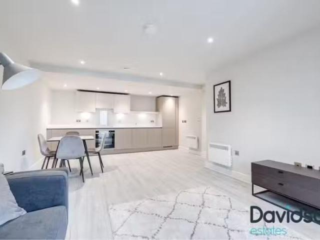 Rental! 2 bedroom apartment for rent in St Martins Place, 169.