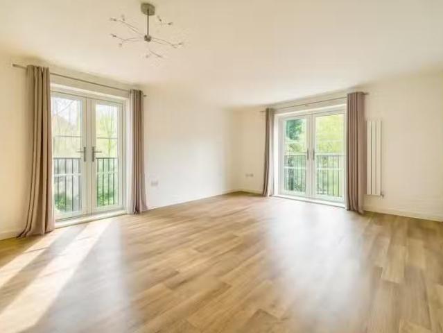 Unique 2 bedroom apartment for rent in Turvin Crescent, Gilsto.
