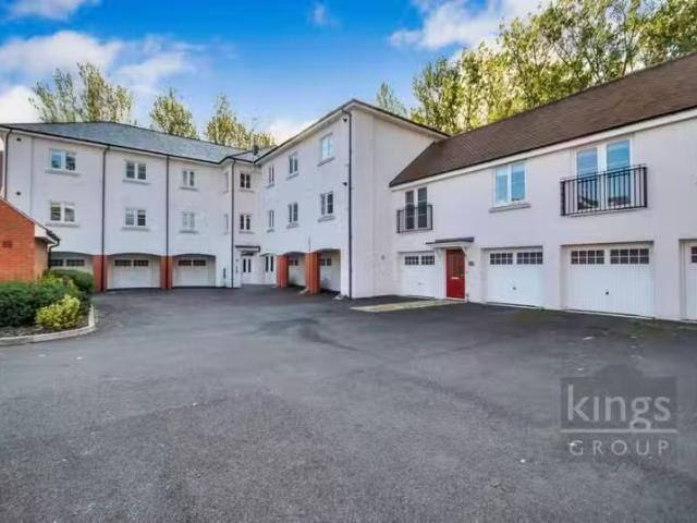 Unique 2 bedroom apartment for rent in Turvin Crescent, Gilsto.