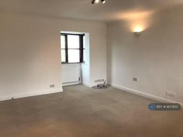 Nice 2 bedroom flat for rent in Clayfields, Peacehaven, BN10