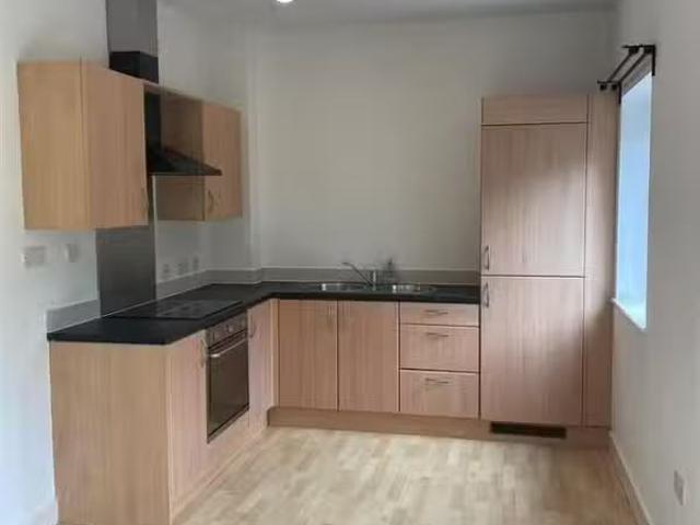 For Rent! 2 bedroom flat for rent in Lister Court, Bradford, BD8