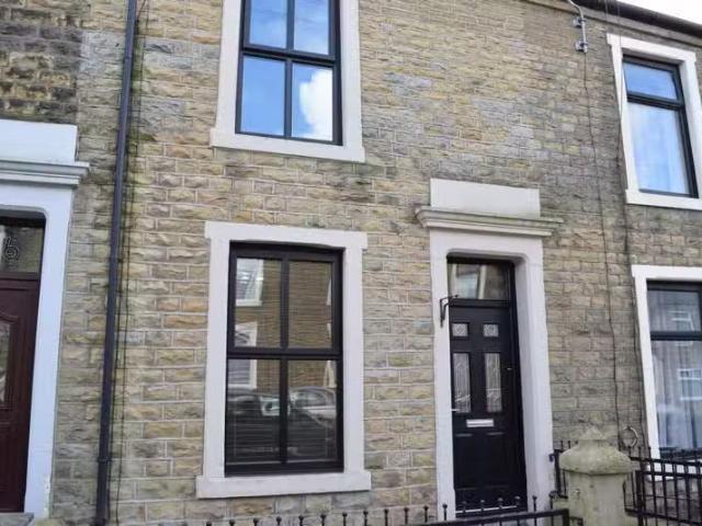 Cheap 2 bedroom house for rent in Haslingden Road, Guide, BB1