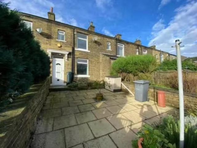 For Rent! 2 bedroom house for rent in Spring Row, Chapel Lane.