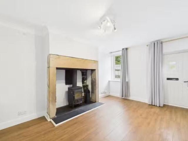Deal! 2 bedroom semi detached house for rent in Hallbankgate.