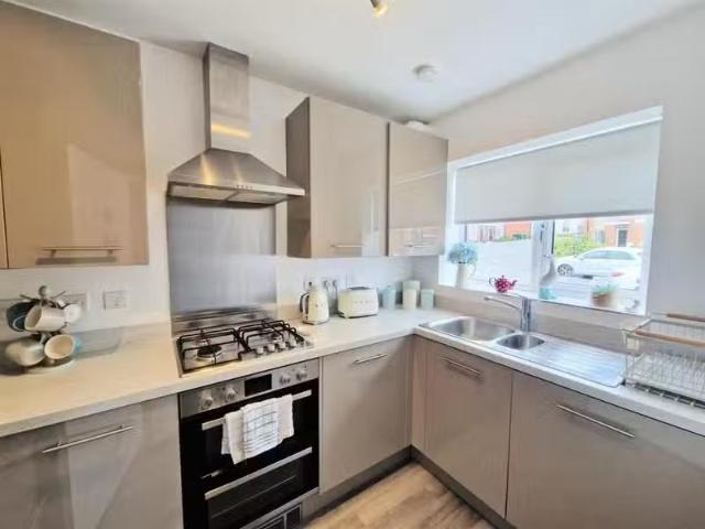Nice 2 bedroom semi detached house for rent in Russell Street.
