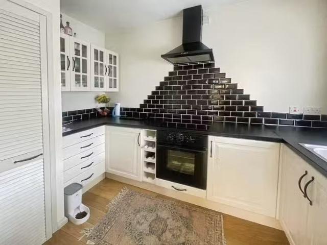 Charming 2 bedroom terraced bungalow for rent in Wesley Close.