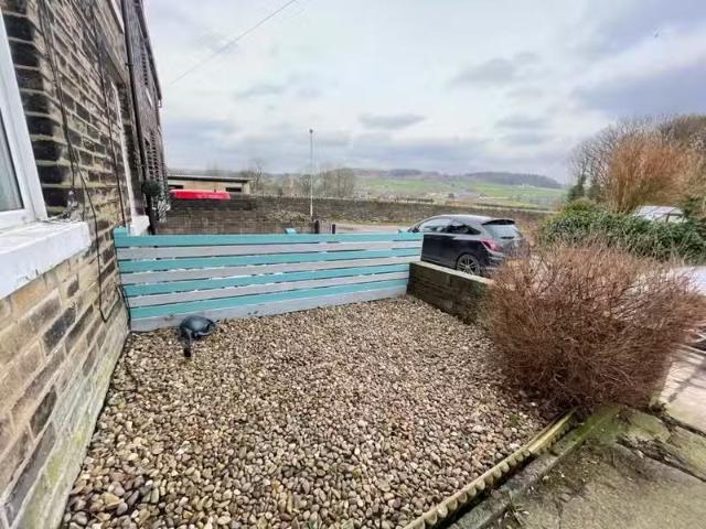 Charming 2 bedroom terraced house for rent in Brunswick Street.