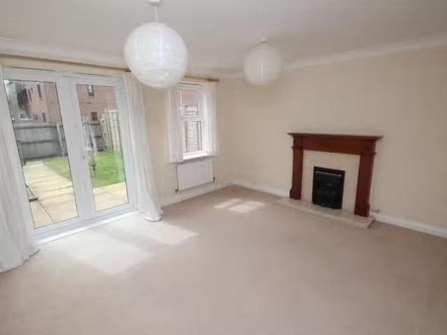 New 2 bedroom terraced house for rent in Lamplighters Walk, Tr.