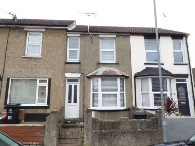 Cheap 2 bedroom terraced house for rent in Manor Road, Harwich.