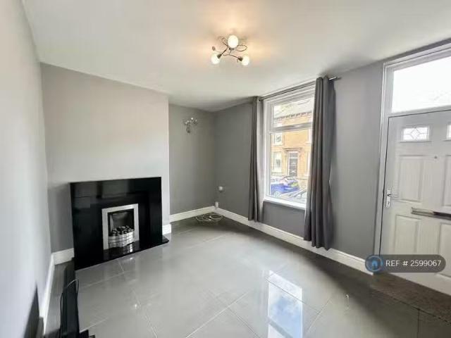 Cheap 2 bedroom terraced house for rent in Providence Terrace.