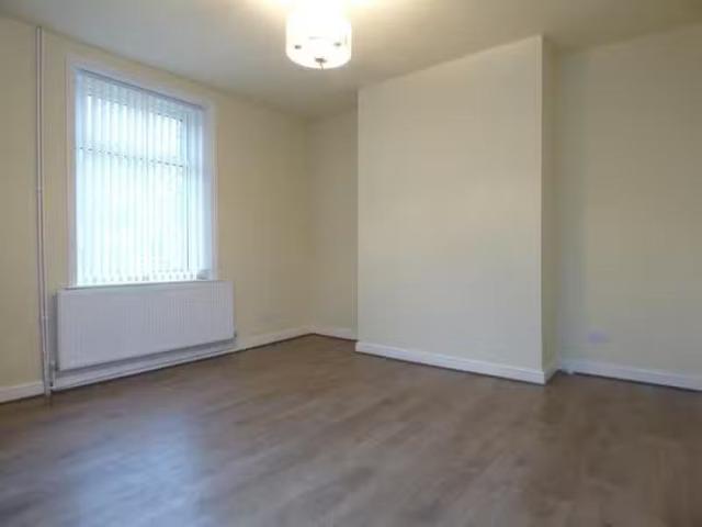 Nice 2 bedroom terraced house for rent in Wellington Street, A.
