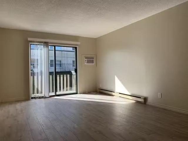 Deal! 2 bedroom Vernon City View Apartments