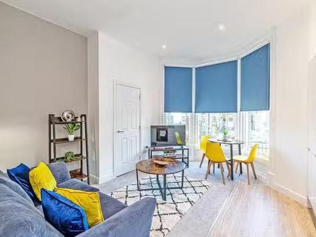 Cozy 2 BR Oxford Road
