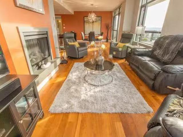 Nice 2 BR Belleville Street