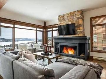 New 2 BR Chemin au Pied de la Montagne