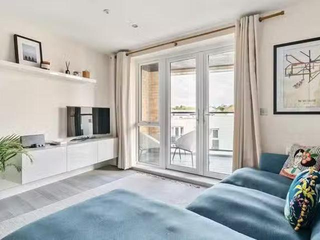 Deal! 2 BR Hawker Drive