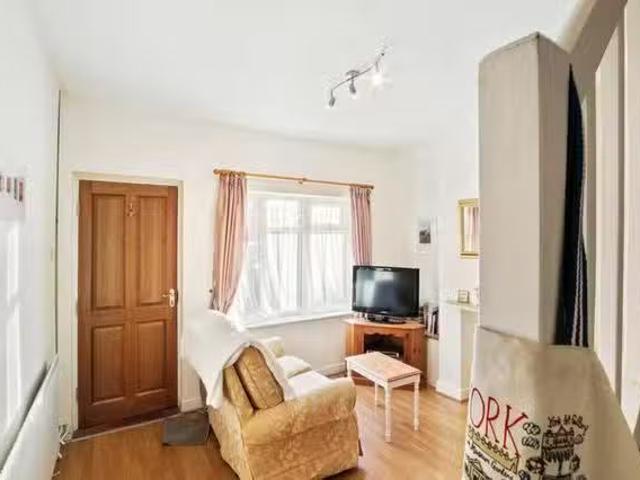 Cheap 2 BR Heworth Village