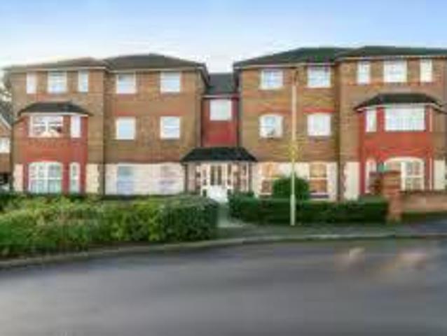 Cozy 2 BR Property & Houses to Rent: Wingate Court, Aldershot