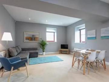 Deal! 2 BR York Street