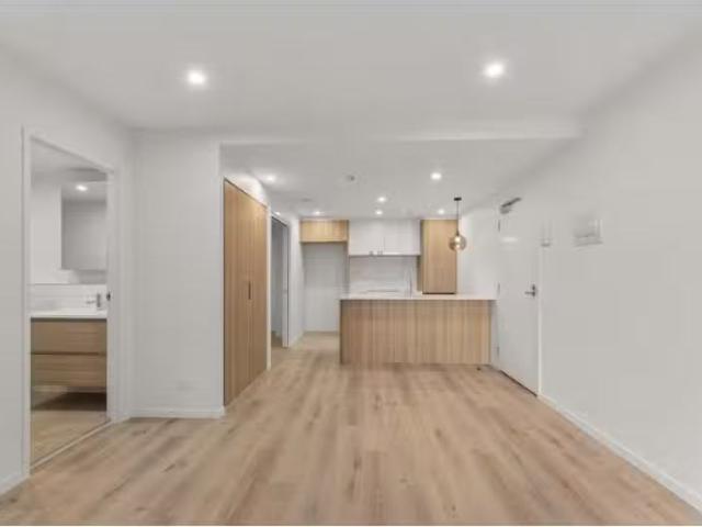 Cheap 2 BR 1411/15 Bowes Street, Phillip Apartment for rent L.