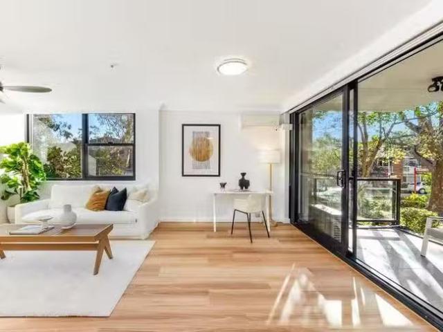 Cozy 2 BR 14/54 Shirley Road, Wollstonecraft, NSW 2065