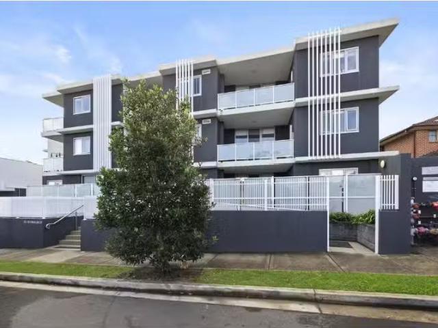 Cozy 2 BR 15/25 Anselm Street, Strathfield South Apartment for.