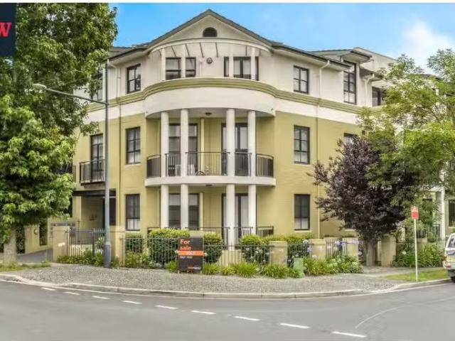 Deal! 2 BR 15/40 Parkside Crescent, CAMPBELLTOWN Apartment for.