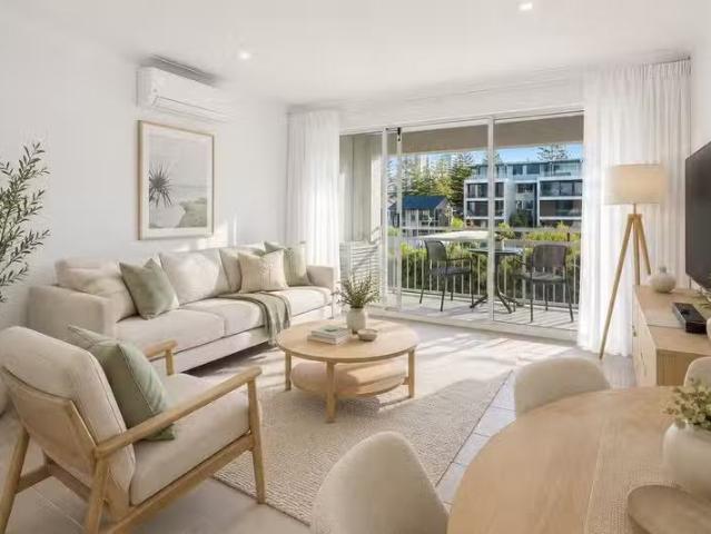 New 2 BR 15/9. Francis Street, Mermaid Beach, QLD 4218 Apart.