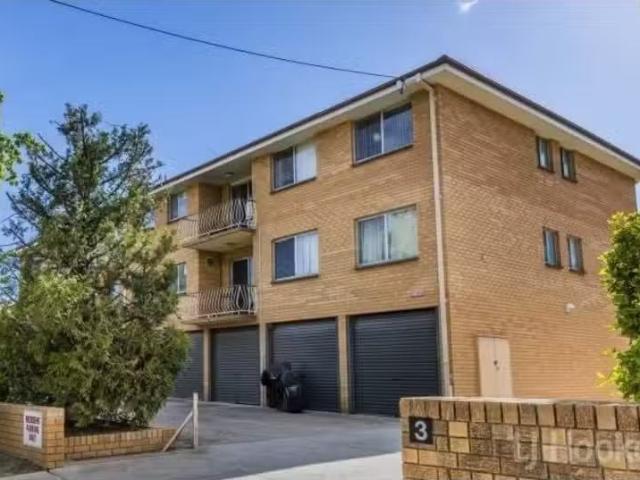 Deal! 2 BR 16/3 King Street, Queanbeyan Apartment for rent Li.