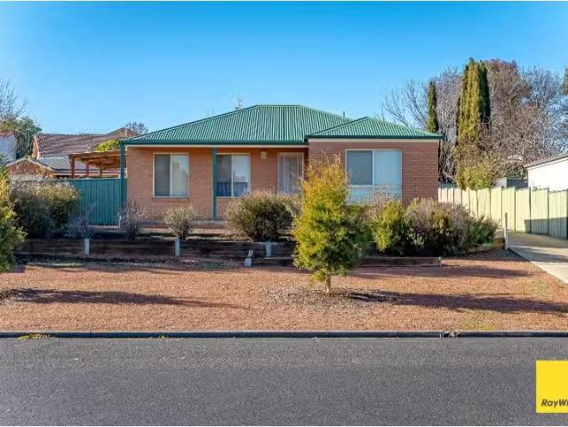 Cheap 2 BR 1/61 Church Street, KANGAROO FLAT House for rent L.