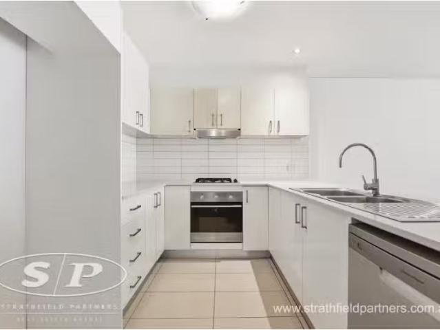 Cheap 2 BR 17/8 12 Marlborough Road, Homebush West Apartment f.