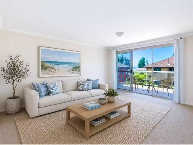 Cozy 2 BR 18/132 Pacific Parade, Dee Why Apartment for rent L.