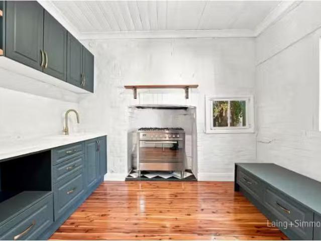 Deal! 2 BR 193 Brown Street, Armidale House for rent Listed b.