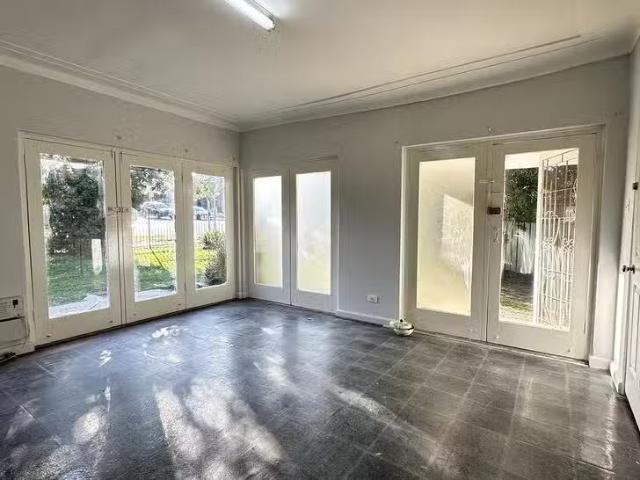 Cozy 2 BR 196 Park Road, Auburn, NSW 2144