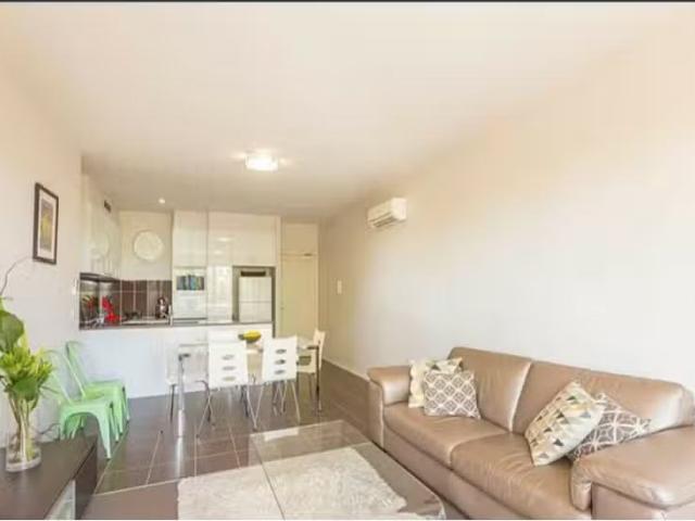 Rental! 2 BR 10/18 De Burgh Street, Lyneham Apartment for rent.